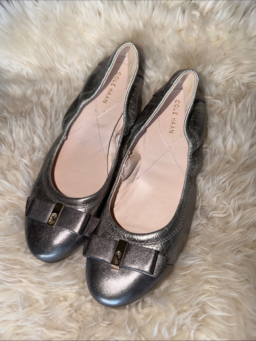 COLE HAAN 7.5B Silver BALLET FLATS EUC